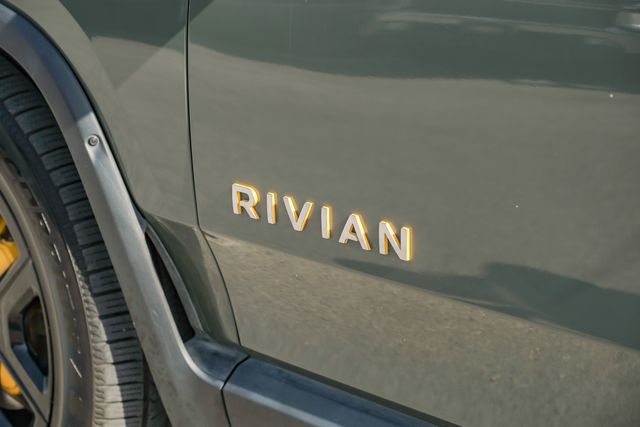 2022 Rivian R1T Launch Edition AWD / CLEAN CARFAX / LOADED | Austin, TX | Rocky Mountain Truck Stop Austin 2022 Rivian R1T Launch Edition AWD / CLEAN CARFAX / LOADED | Austin, TX | Rocky Mountain Truck Stop Austin
