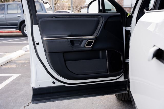 2022 Rivian R1T Adventure CREW CAB AWD / LOADED / GLACIER WHITE | Dallas, TX | Rocky Mountain Truck Stop Dallas