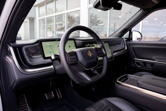 2022 Rivian R1T Adventure CREW CAB AWD / LOADED / GLACIER WHITE | Dallas, TX | Rocky Mountain Truck Stop Dallas 2022 Rivian R1T Adventure CREW CAB AWD / LOADED / GLACIER WHITE | Dallas, TX | Rocky Mountain Truck Stop Dallas