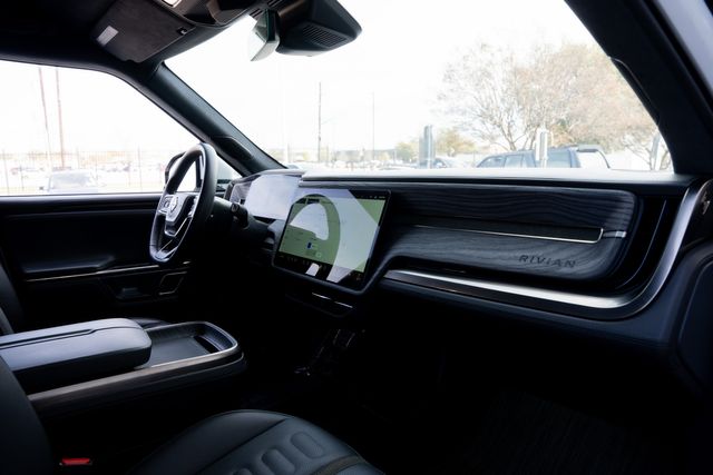 2022 Rivian R1T Adventure CREW CAB AWD / LOADED / GLACIER WHITE | Dallas, TX | Rocky Mountain Truck Stop Dallas 2022 Rivian R1T Adventure CREW CAB AWD / LOADED / GLACIER WHITE | Dallas, TX | Rocky Mountain Truck Stop Dallas