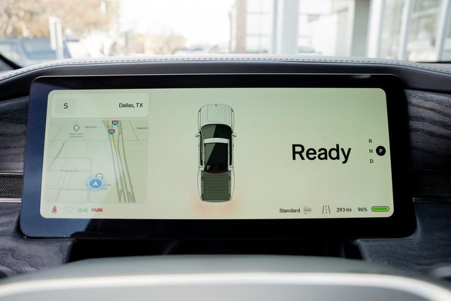 2022 Rivian R1T Adventure CREW CAB AWD / LOADED / GLACIER WHITE | Dallas, TX | Rocky Mountain Truck Stop Dallas 2022 Rivian R1T Adventure CREW CAB AWD / LOADED / GLACIER WHITE | Dallas, TX | Rocky Mountain Truck Stop Dallas