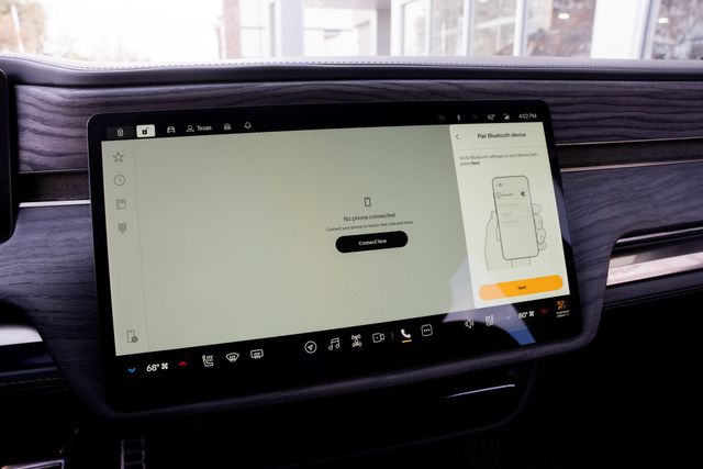 2022 Rivian R1T Adventure CREW CAB AWD / LOADED / GLACIER WHITE | Dallas, TX | Rocky Mountain Truck Stop Dallas 2022 Rivian R1T Adventure CREW CAB AWD / LOADED / GLACIER WHITE | Dallas, TX | Rocky Mountain Truck Stop Dallas