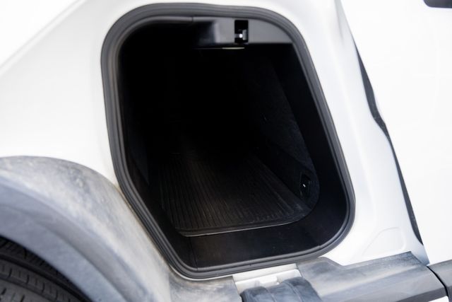 2022 Rivian R1T Adventure CREW CAB AWD / LOADED / GLACIER WHITE | Dallas, TX | Rocky Mountain Truck Stop Dallas