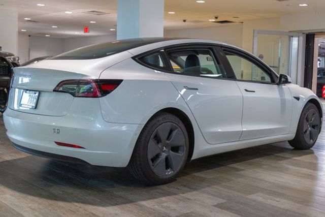 2022 Tesla Model 3 at Autosource, photo 5