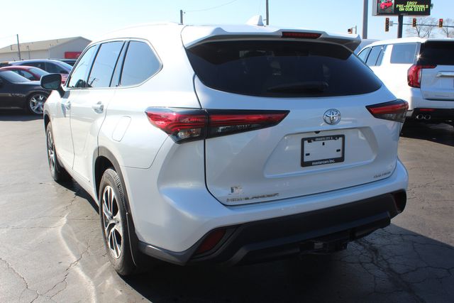 2022 Toyota Highlander XLE AWD | Granite City, Illinois | MasterCars Company Inc. 2022 Toyota Highlander XLE AWD | Granite City, Illinois | MasterCars Company Inc.