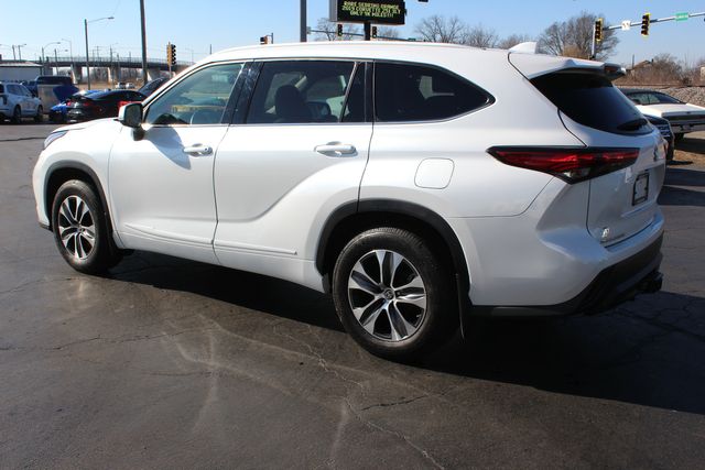 2022 Toyota Highlander XLE AWD | Granite City, Illinois | MasterCars Company Inc. 2022 Toyota Highlander XLE AWD | Granite City, Illinois | MasterCars Company Inc.