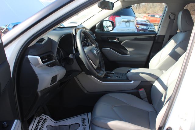 2022 Toyota Highlander XLE AWD | Granite City, Illinois | MasterCars Company Inc.