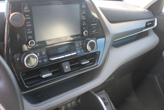 2022 Toyota Highlander XLE AWD | Granite City, Illinois | MasterCars Company Inc. 2022 Toyota Highlander XLE AWD | Granite City, Illinois | MasterCars Company Inc.