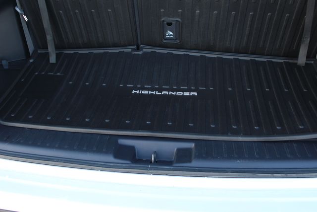 2022 Toyota Highlander XLE AWD | Granite City, Illinois | MasterCars Company Inc. 2022 Toyota Highlander XLE AWD | Granite City, Illinois | MasterCars Company Inc.