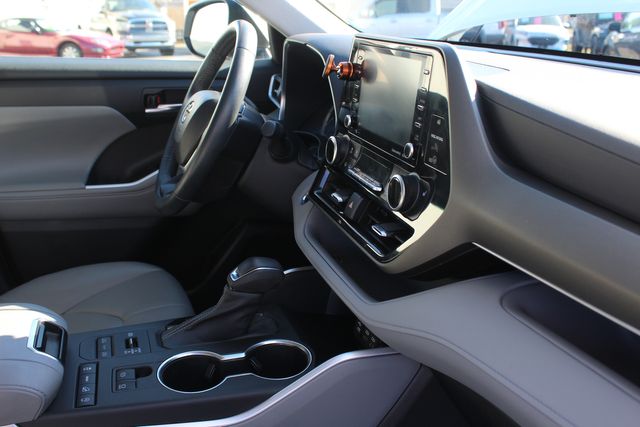 2022 Toyota Highlander XLE AWD | Granite City, Illinois | MasterCars Company Inc.