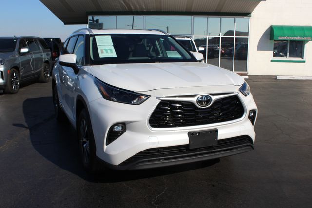 2022 Toyota Highlander XLE AWD | Granite City, Illinois | MasterCars Company Inc. 2022 Toyota Highlander XLE AWD | Granite City, Illinois | MasterCars Company Inc.