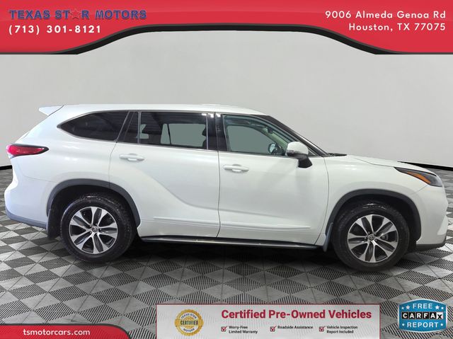 2022 Toyota HIGHLANDER XLE 2022 Toyota HIGHLANDER XLE
