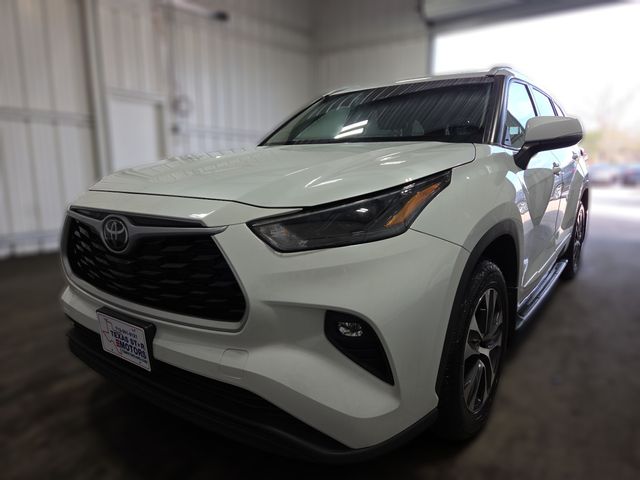 2022 Toyota HIGHLANDER XLE | Houston, TX | Texas Star Motors