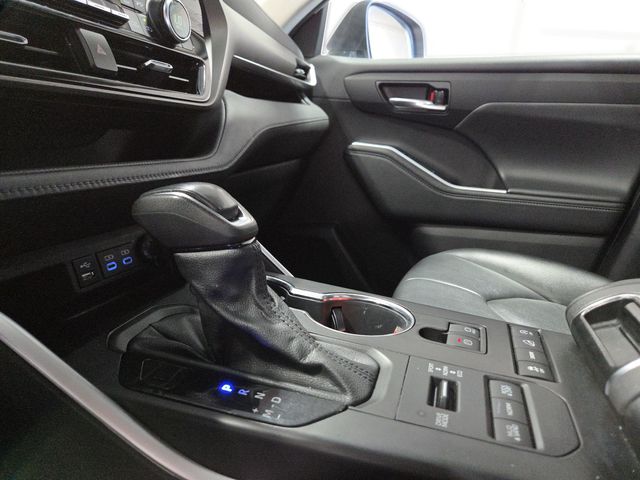 2022 Toyota HIGHLANDER XLE | Houston, TX | Texas Star Motors