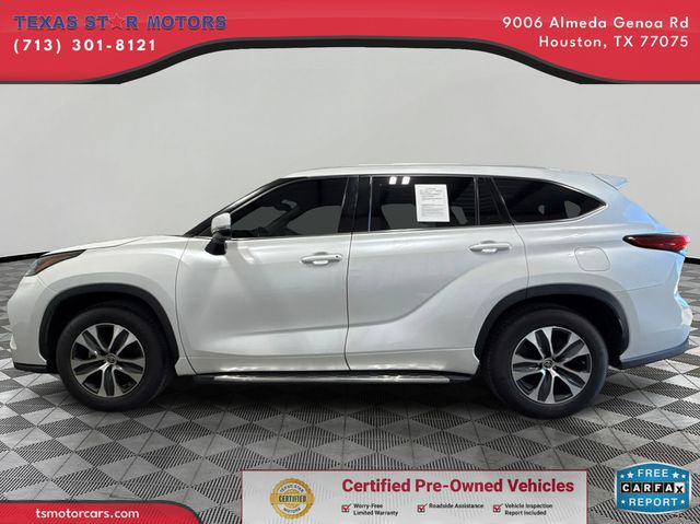 2022 Toyota HIGHLANDER XLE 2022 Toyota HIGHLANDER XLE
