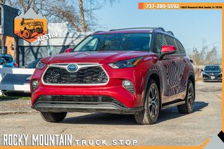 2022 Toyota Highlander Hybrid XLE / ONE TEXAS OWNER / LOADED / LUXURY | Austin, TX | Rocky Mountain Truck Stop Austin in Austin, TX 78759