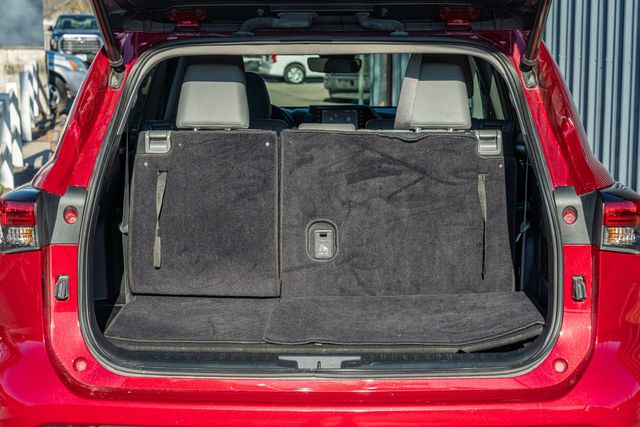 2022 Toyota Highlander Hybrid XLE / ONE TEXAS OWNER / LOADED / LUXURY | Austin, TX | Rocky Mountain Truck Stop Austin