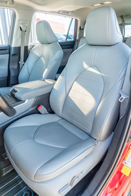 2022 Toyota Highlander Hybrid XLE / ONE TEXAS OWNER / LOADED / LUXURY | Austin, TX | Rocky Mountain Truck Stop Austin 2022 Toyota Highlander Hybrid XLE / ONE TEXAS OWNER / LOADED / LUXURY | Austin, TX | Rocky Mountain Truck Stop Austin