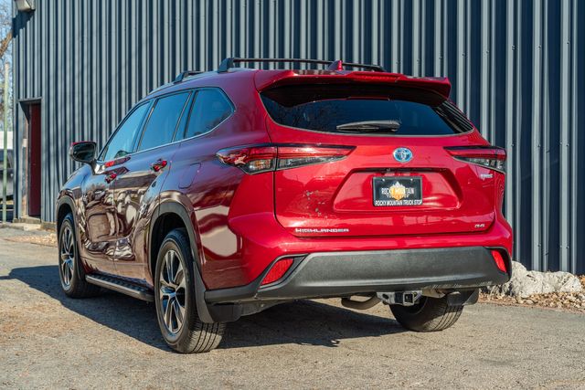 2022 Toyota Highlander Hybrid XLE / ONE TEXAS OWNER / LOADED / LUXURY | Austin, TX | Rocky Mountain Truck Stop Austin