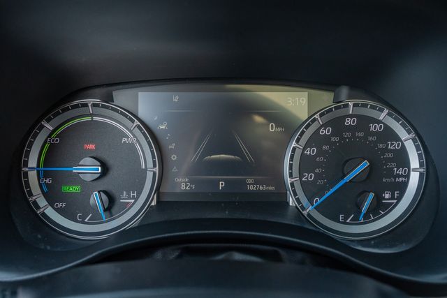 2022 Toyota Highlander Hybrid XLE / ONE TEXAS OWNER / LOADED / LUXURY | Austin, TX | Rocky Mountain Truck Stop Austin 2022 Toyota Highlander Hybrid XLE / ONE TEXAS OWNER / LOADED / LUXURY | Austin, TX | Rocky Mountain Truck Stop Austin