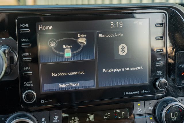 2022 Toyota Highlander Hybrid XLE / ONE TEXAS OWNER / LOADED / LUXURY | Austin, TX | Rocky Mountain Truck Stop Austin 2022 Toyota Highlander Hybrid XLE / ONE TEXAS OWNER / LOADED / LUXURY | Austin, TX | Rocky Mountain Truck Stop Austin