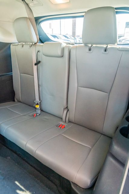 2022 Toyota Highlander Hybrid XLE / ONE TEXAS OWNER / LOADED / LUXURY | Austin, TX | Rocky Mountain Truck Stop Austin