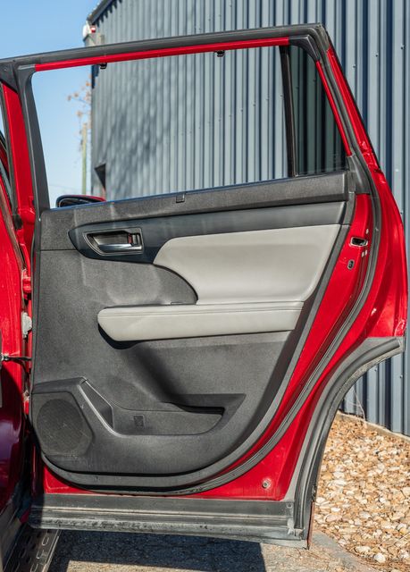 2022 Toyota Highlander Hybrid XLE / ONE TEXAS OWNER / LOADED / LUXURY | Austin, TX | Rocky Mountain Truck Stop Austin 2022 Toyota Highlander Hybrid XLE / ONE TEXAS OWNER / LOADED / LUXURY | Austin, TX | Rocky Mountain Truck Stop Austin