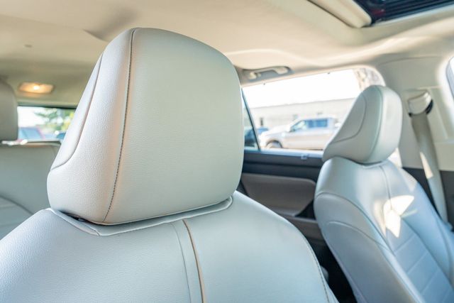 2022 Toyota Highlander Hybrid XLE / ONE TEXAS OWNER / LOADED / LUXURY | Austin, TX | Rocky Mountain Truck Stop Austin