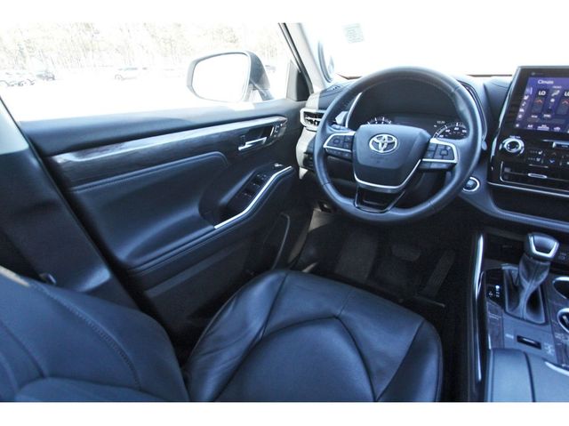 2022 Toyota Highlander Platinum