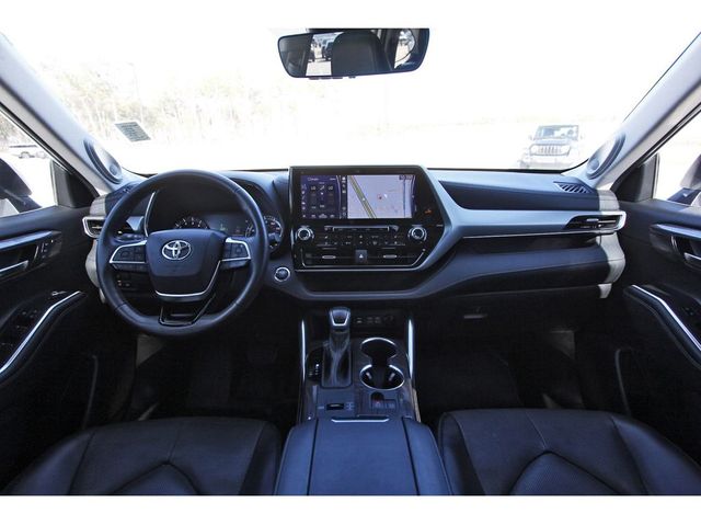 2022 Toyota Highlander Platinum