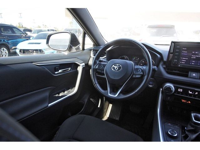 2022 Toyota RAV4 Hybrid SE