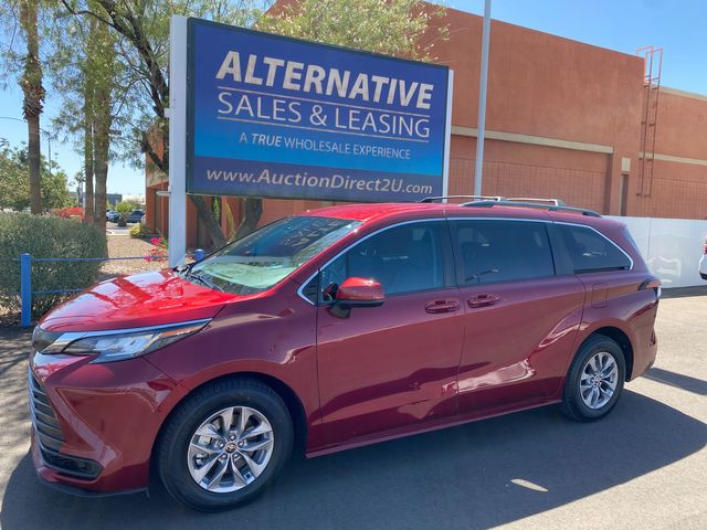 2022 Toyota SIENNA HYBRID LE 8-PASSENGER 3 MONTH/3,000 MILE NATIONAL POWERTRAIN WARRANTY | Mesa, Arizona | Auction-Direct2U