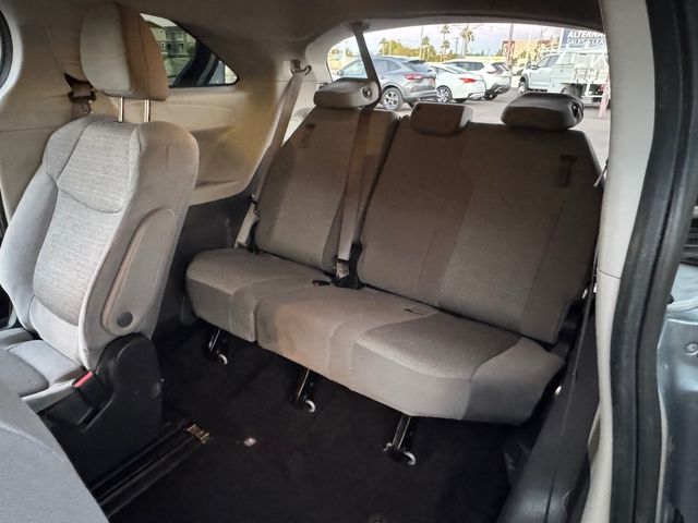 2022 Toyota Sienna LE 8-Passenger