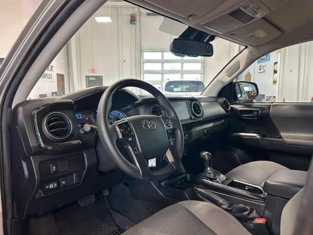 2022 Toyota Tacoma  V6