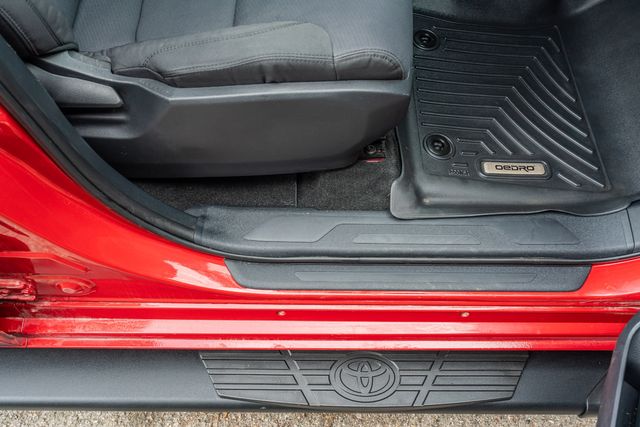 2022 Toyota Tundra SR5 CREWMAX 4X4 / LOW MILES / CLEAN CARFAX | Austin, TX | Rocky Mountain Truck Stop Austin 2022 Toyota Tundra SR5 CREWMAX 4X4 / LOW MILES / CLEAN CARFAX | Austin, TX | Rocky Mountain Truck Stop Austin