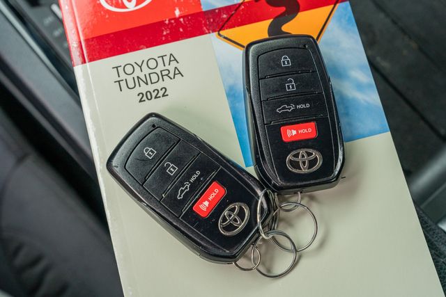 2022 Toyota Tundra SR5 CREWMAX 4X4 / LOW MILES / CLEAN CARFAX | Austin, TX | Rocky Mountain Truck Stop Austin 2022 Toyota Tundra SR5 CREWMAX 4X4 / LOW MILES / CLEAN CARFAX | Austin, TX | Rocky Mountain Truck Stop Austin