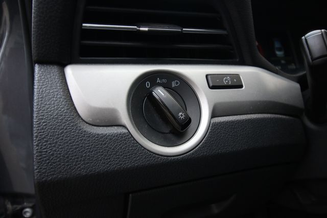 2022 Volkswagen Passat SE | San Antonio, TX | R&amp;L Certified Auto Group