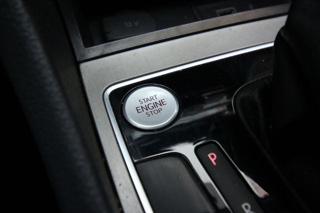 2022 Volkswagen Passat SE | San Antonio, TX | R&L Certified Auto Group 2022 Volkswagen Passat SE | San Antonio, TX | R&L Certified Auto Group