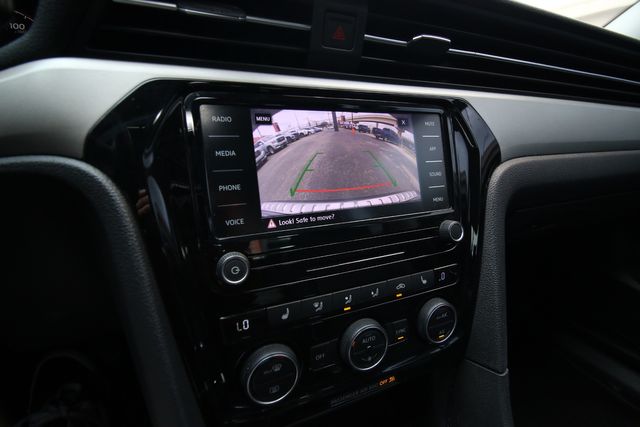 2022 Volkswagen Passat SE | San Antonio, TX | R&amp;L Certified Auto Group