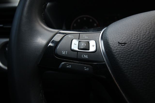 2022 Volkswagen Passat SE | San Antonio, TX | R&L Certified Auto Group 2022 Volkswagen Passat SE | San Antonio, TX | R&L Certified Auto Group