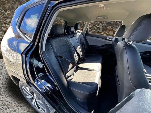 2022 Volkswagen Taos SE 4Motion