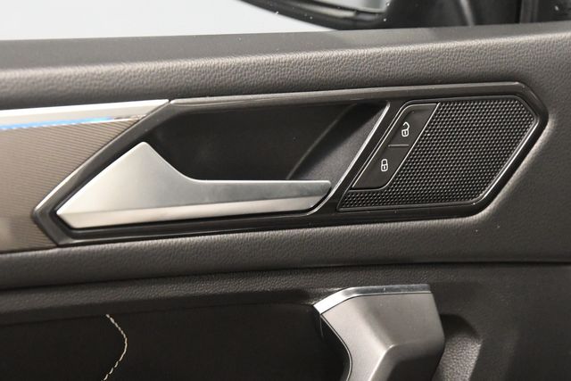 2022 Volkswagen Tiguan SE R-Line Black 4Motion | Branford, CT | Sound Auto Wholesalers 2022 Volkswagen Tiguan SE R-Line Black 4Motion | Branford, CT | Sound Auto Wholesalers