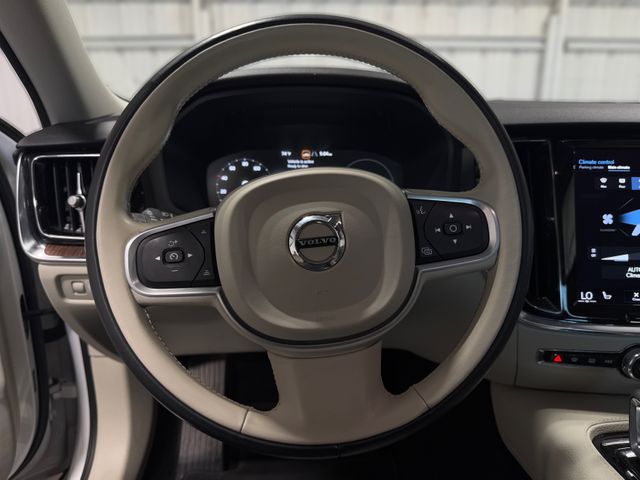 2022 Volvo S60 T8 RECHARGE R-DESIGN EXPRESSIO | Houston, TX | Texas Star Motors 2022 Volvo S60 T8 RECHARGE R-DESIGN EXPRESSIO | Houston, TX | Texas Star Motors