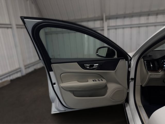 2022 Volvo S60 T8 RECHARGE R-DESIGN EXPRESSIO 2022 Volvo S60 T8 RECHARGE R-DESIGN EXPRESSIO