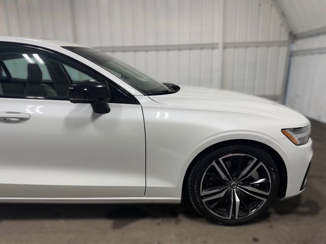 2022 Volvo S60 T8 RECHARGE R-DESIGN EXPRESSIO 2022 Volvo S60 T8 RECHARGE R-DESIGN EXPRESSIO