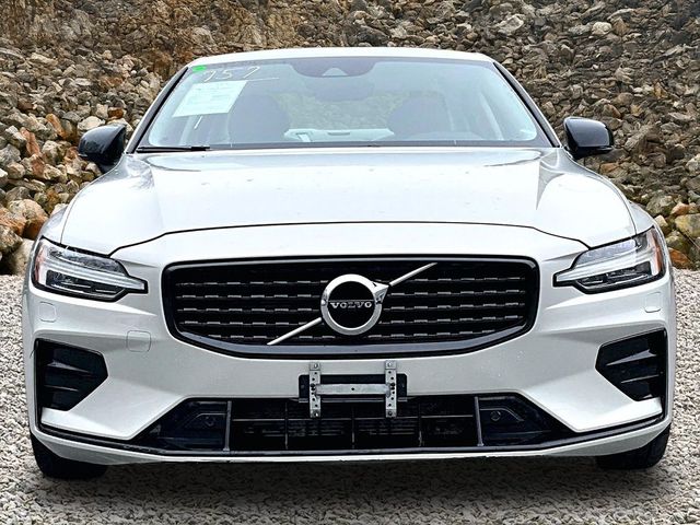 2022 Volvo S60 B5 Momentum