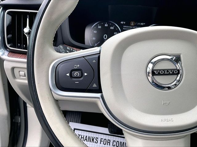 2022 Volvo S60 B5 Momentum