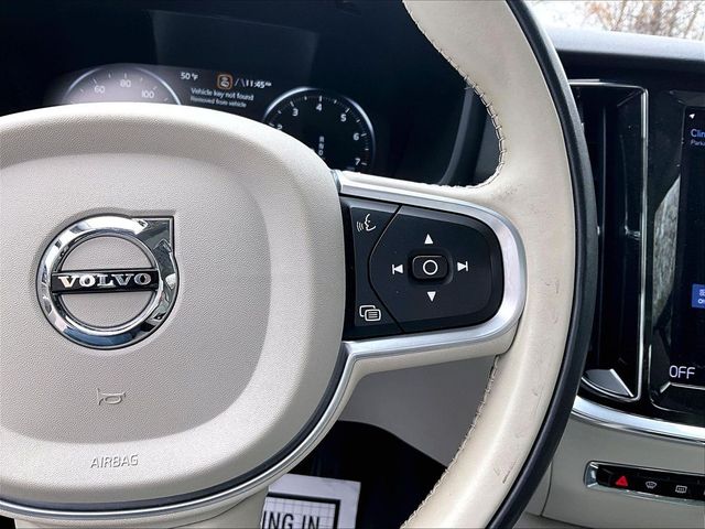 2022 Volvo S60 B5 Momentum
