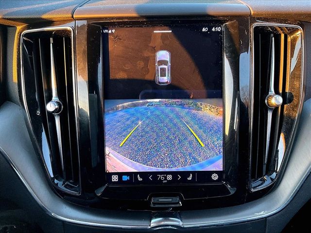 2022 Volvo XC60 B5 Momentum