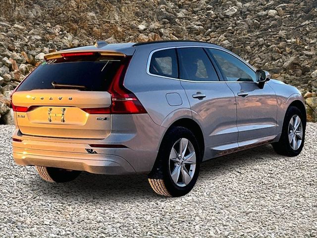 2022 Volvo XC60 B5 Momentum